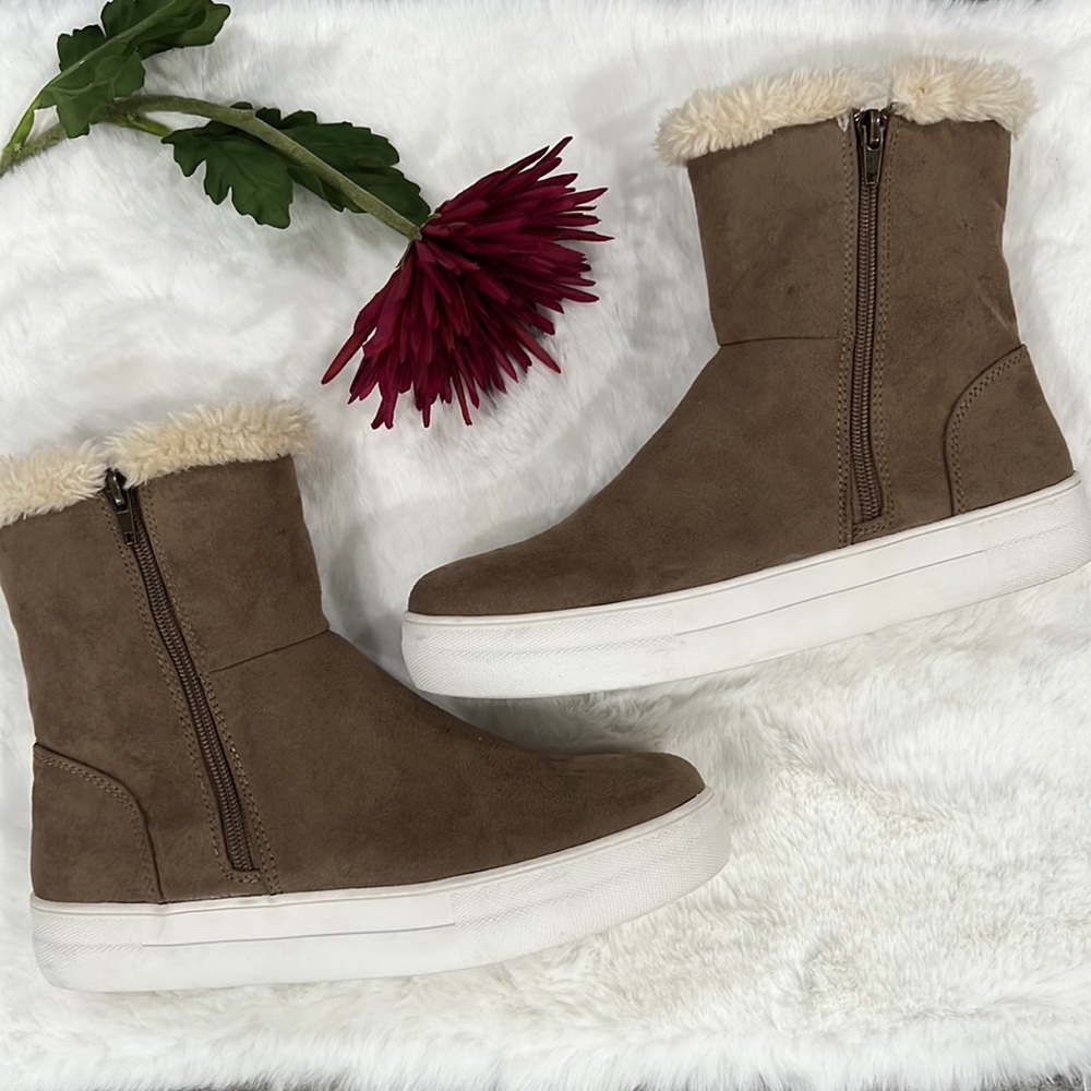 New MIA Merion Faux Fur Lined Platform Sneaker Boot
